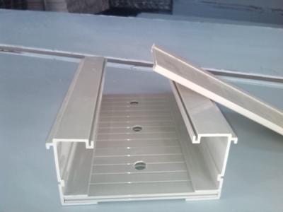 托盤式電纜橋架