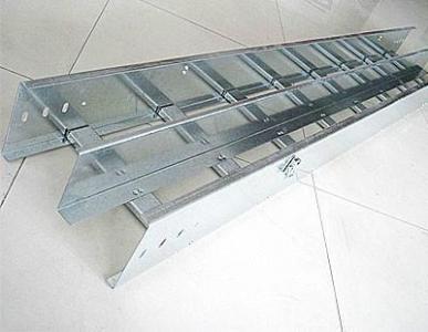 梯級式電纜橋架